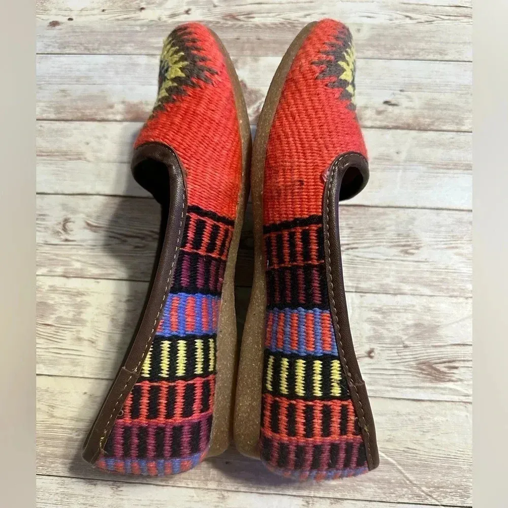 Born Giselle Slip On Flats Size 6M Leather Woven Fabric Padded Insole Colorful Red - Image 5