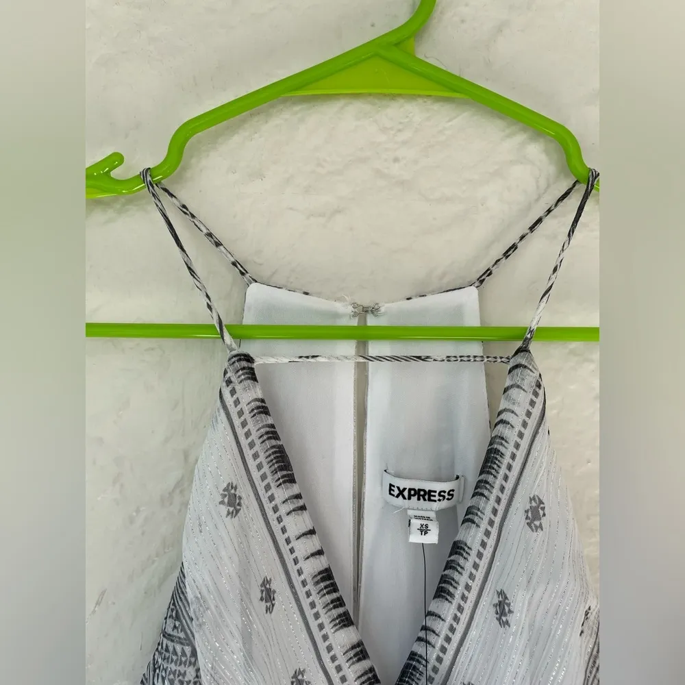 NWT Express fully lined, silver, white halter neck, back slit maxi dress; XS - Image 4