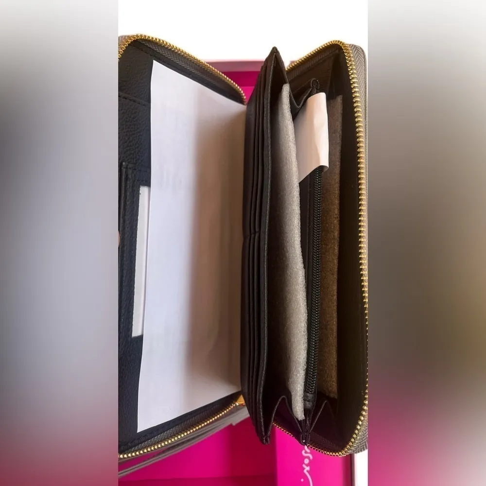 Betsey Johnson Gray Faux Fur Gloves & Wristlet Wallet Gift Set NWT - Image 5