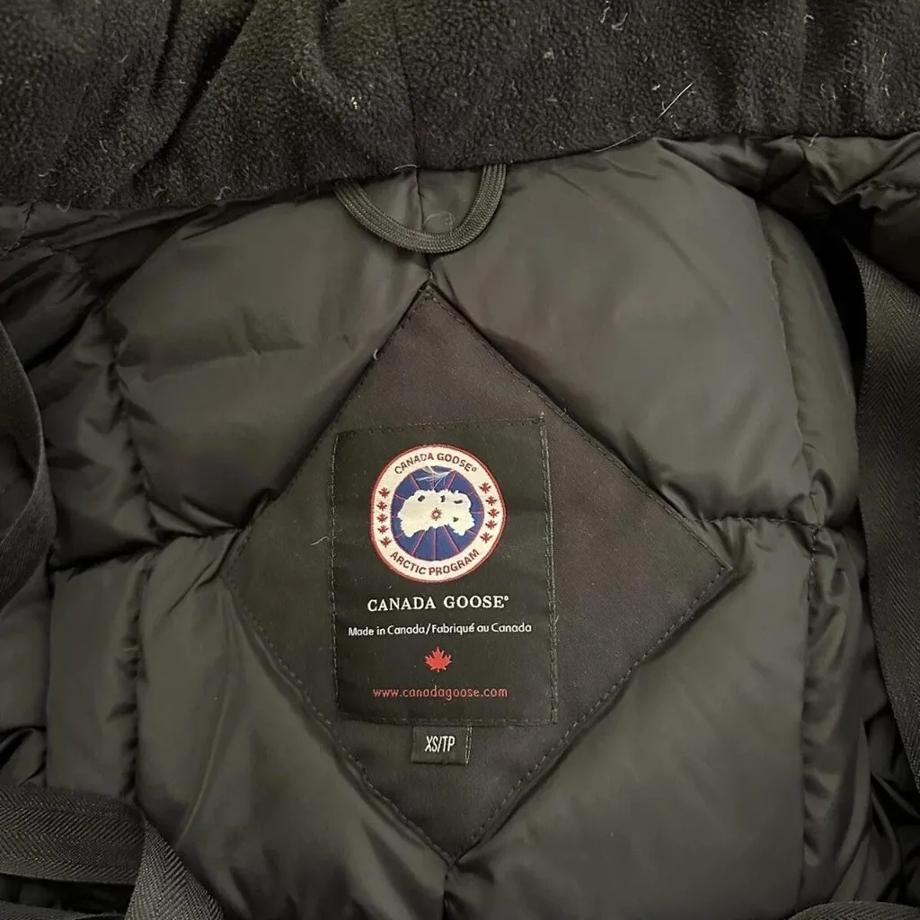 Canada Goose Black Parka with Fur Trim Hood – Authentic Women’s Jacket Size XS - Image 5