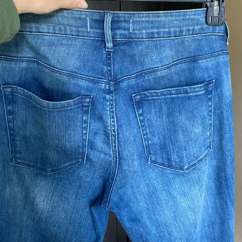 Bullhead size 5 High Rise Skinniest cut dark wash distressed blue jeans - Image 7