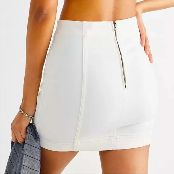 Free People Modern Femme Faux Leather Mini Skirt‎ Snow White Size 10 New - Image 7