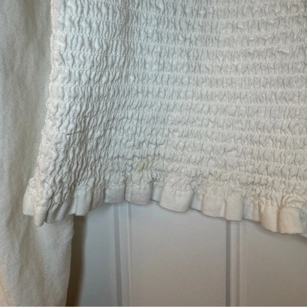 American eagle smocked white top size medium - Image 4