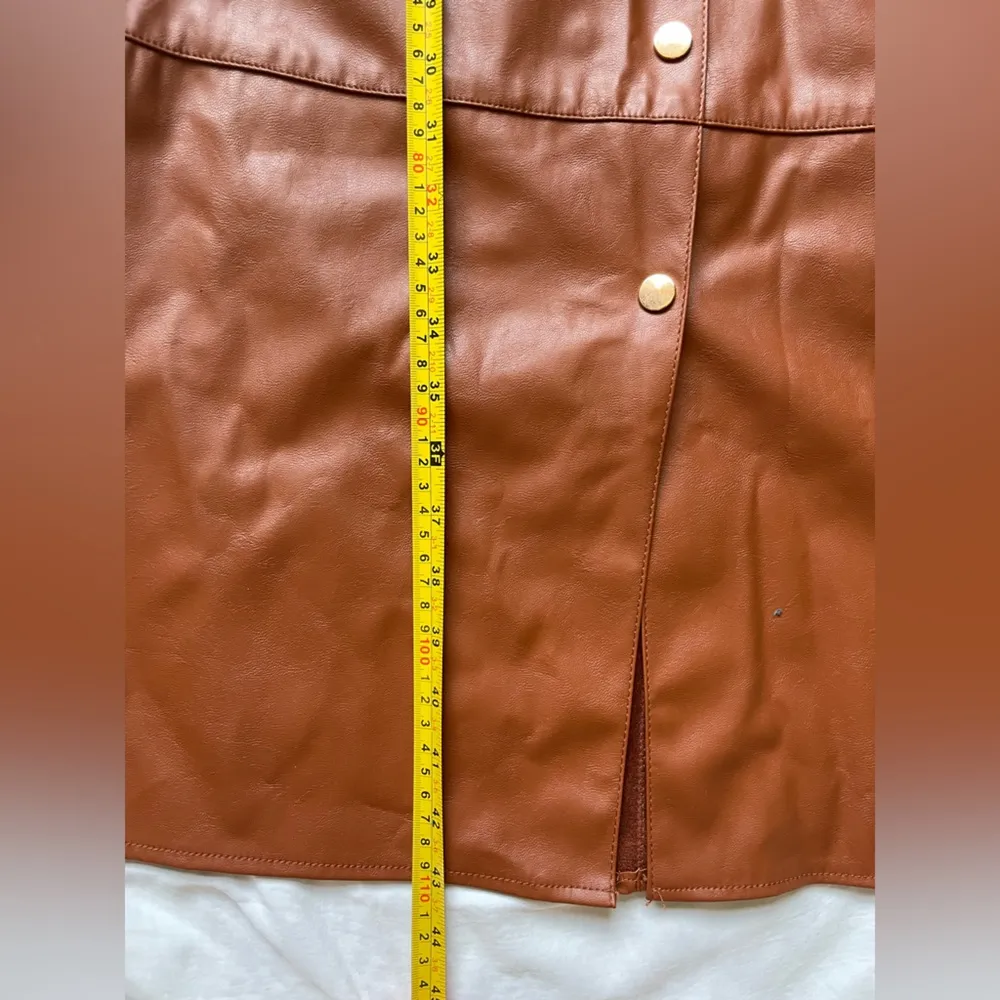 Woman Brown Faux Leather Short Sleeved Button-Up Midi Dress Sz XS - Image 6