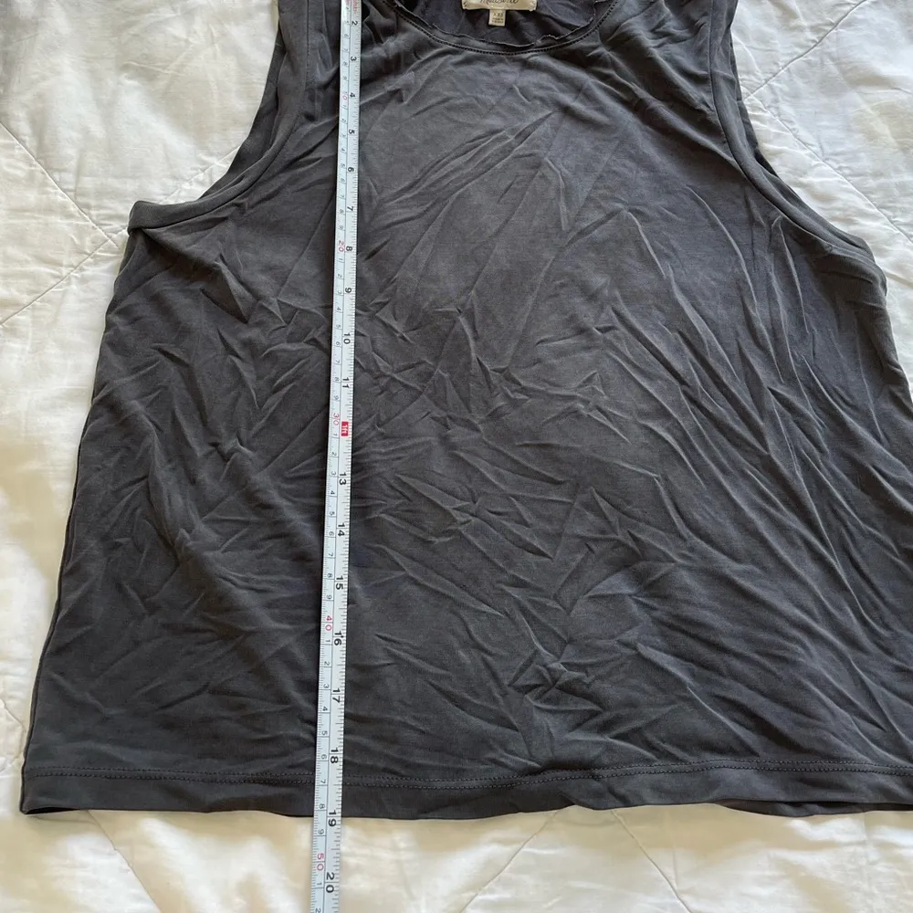 Madewell Charcoal cropped tank top - Image 2