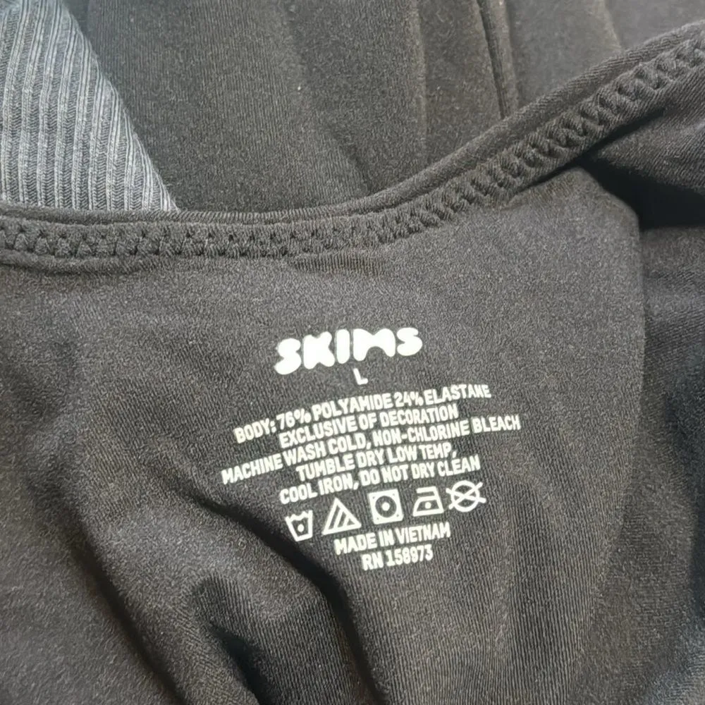 Skim fits everybody square neck bodysuit in the color onyx size large - Image 9