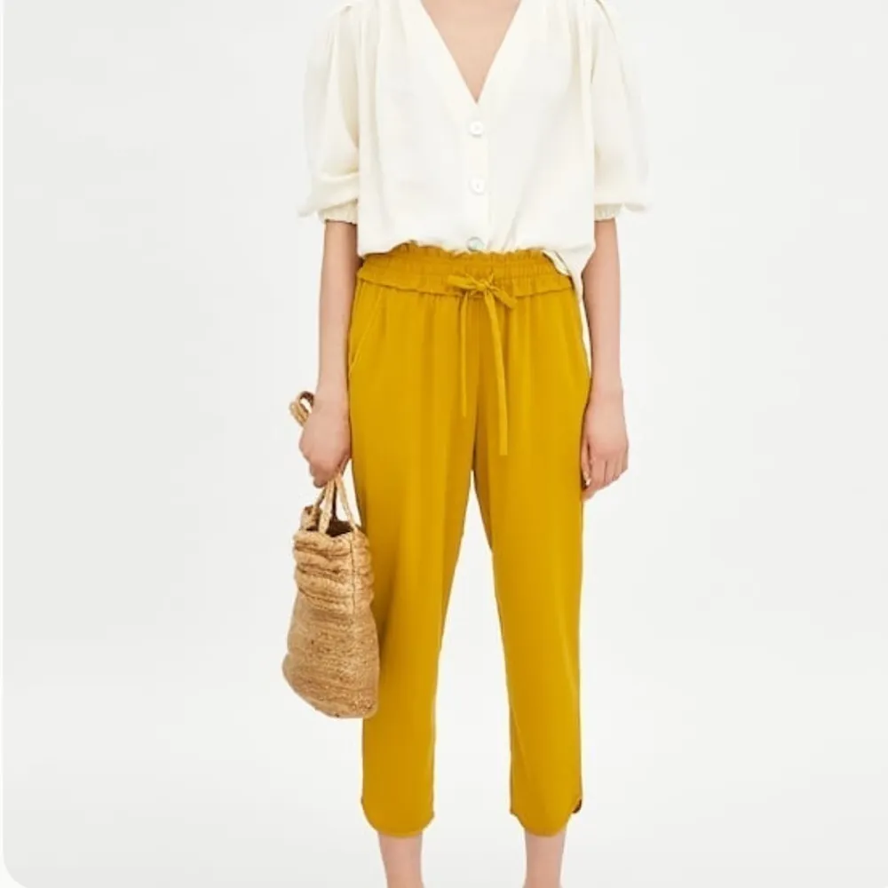 Zara‎ Hem Split Trouser Pants in Yellow Size Small - Image 7