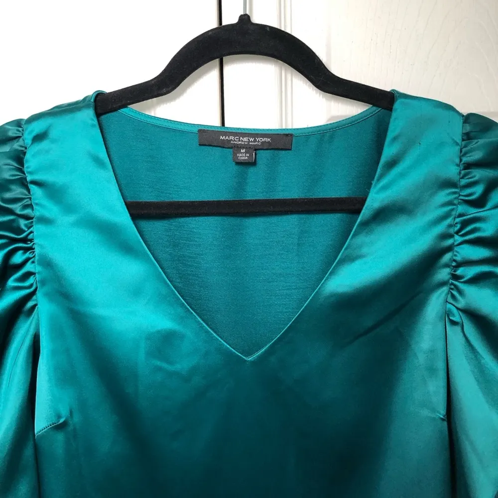 Dark Green Marc New York Puffy Sleeve Satin Long Sleeve Blouse Size M - Image 2