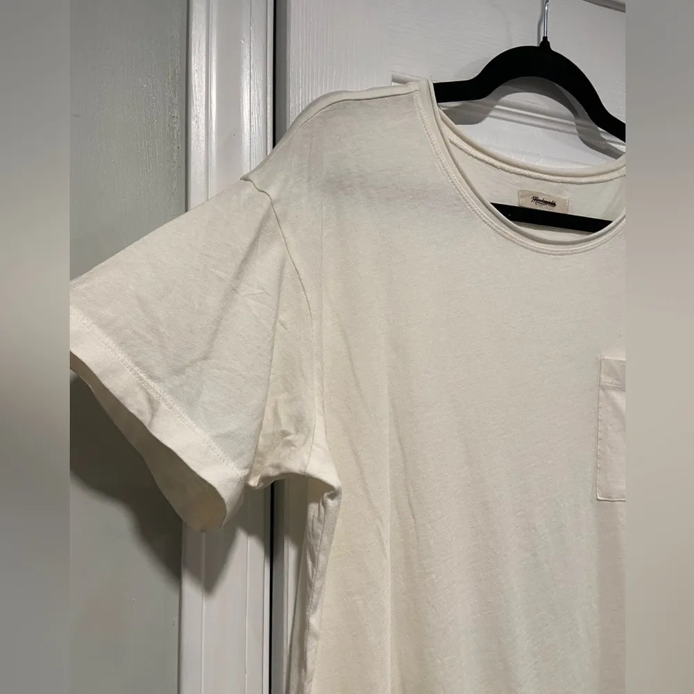 NWOT Madewell Size M Cream Short Sleeve Crew Split Hem Pocket Tee Shirt - Image 5