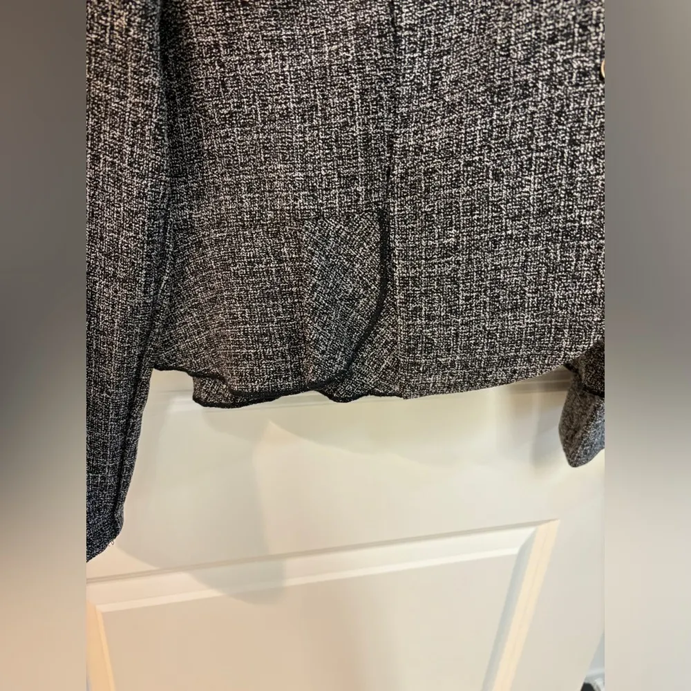 Breakin’ Loose Tweed Blazer Color Black & White Size 16 - Image 4