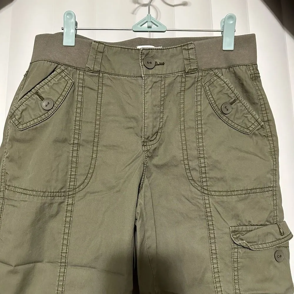 ST John’s Bay olive colored capris - Image 5
