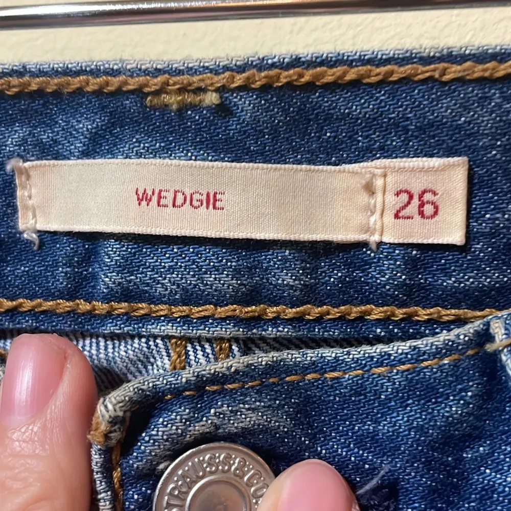 Womens Levi’s Premium Wedgie Button Fly Straight Leg Jeans - Image 2