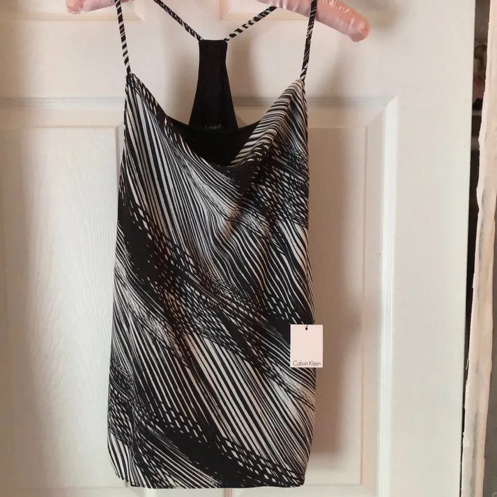 Calvin Klein top, new with tag - Image 3