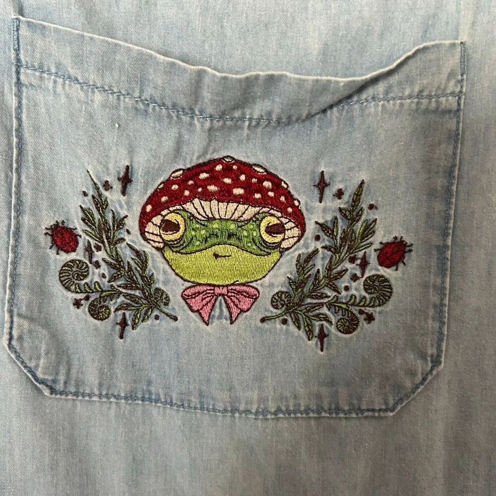 Hot Topic Denim Overall Romper Shorts Women’s Size 2 Mushroom Embroidered Cottag - Image 10
