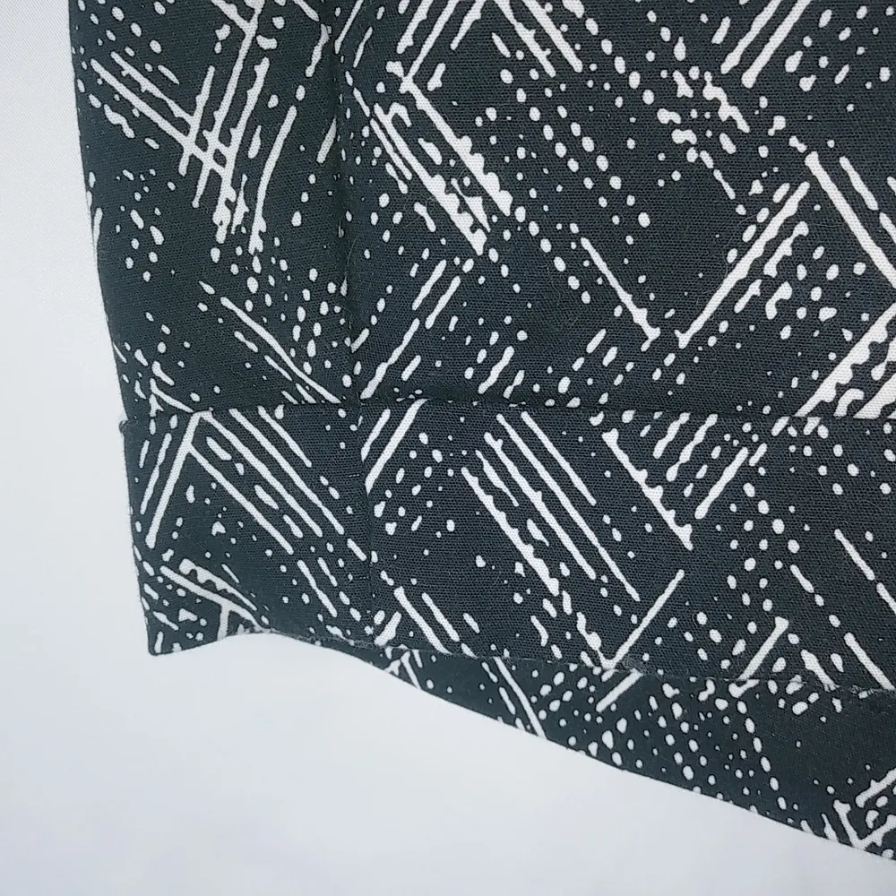 Apt.9 Essentials 14 36 Black White Abstract Stretch Shorts Plus - Image 9