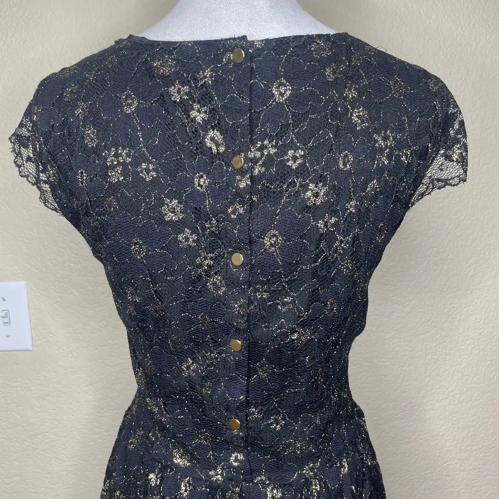 Metallic Black & Gold Lace Cap Sleeve Cocktail Dress Size 12 - Image 4