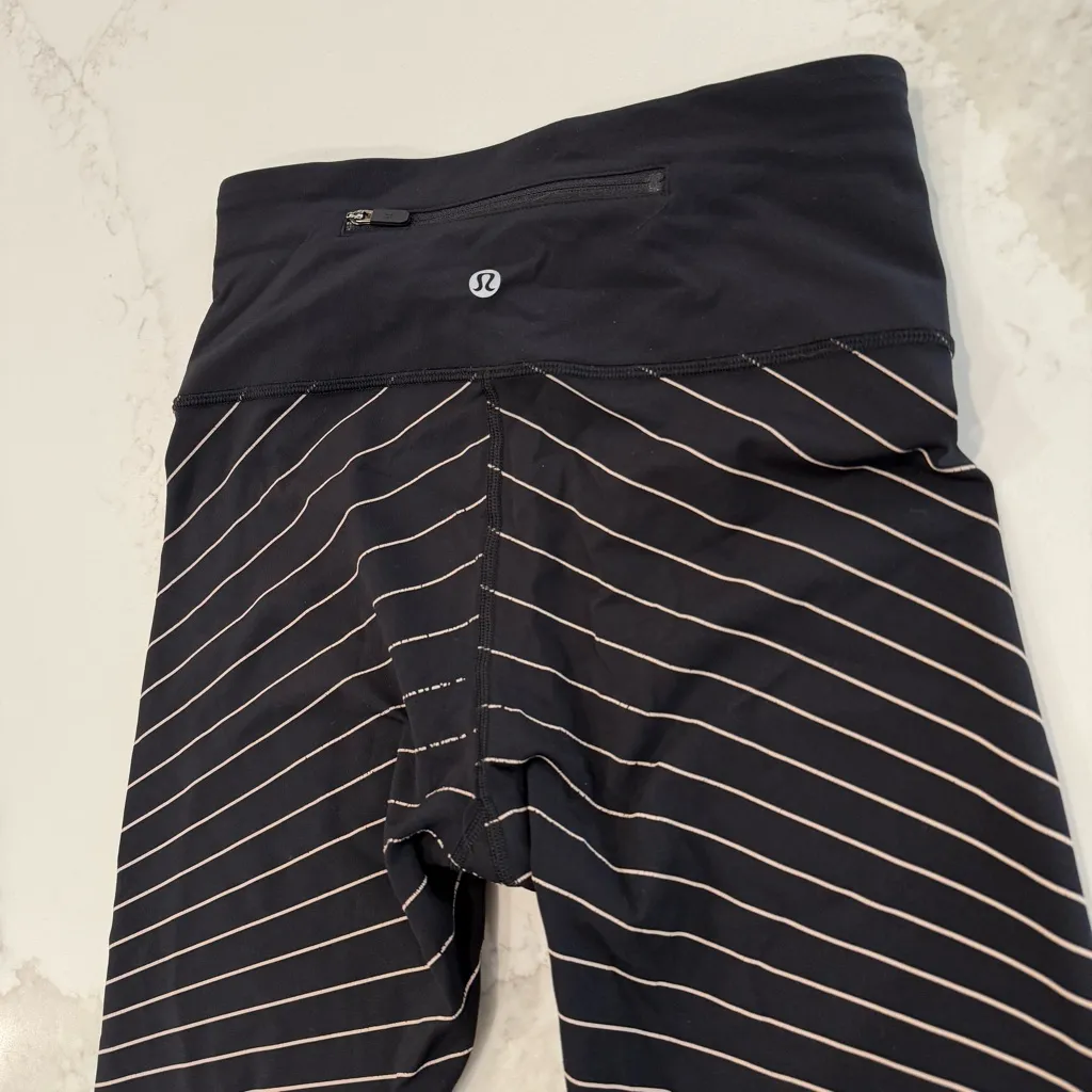 Lululemon Athletica Speed Wunder Reflective Tight Women’s 4 Black/Gold Striped - Image 7