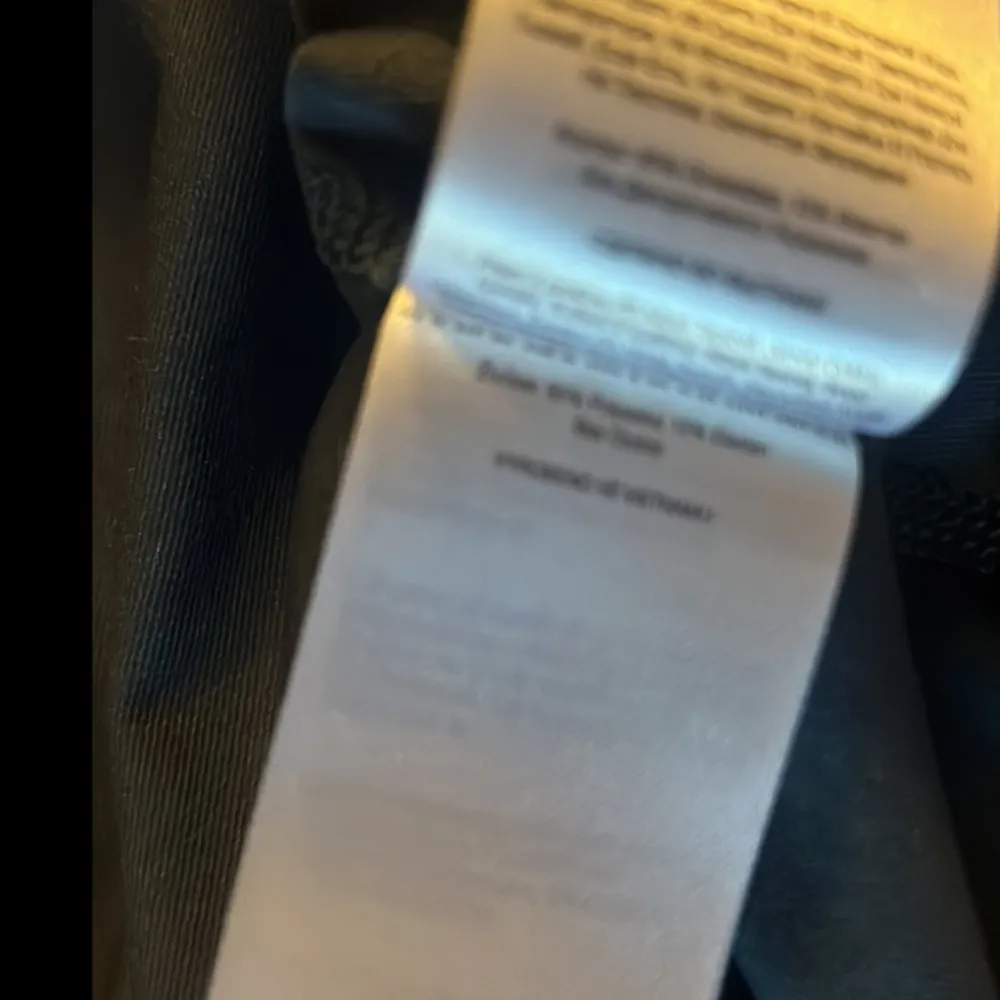 Mountain Hardware NWOT navy with thumbholes - Image 8