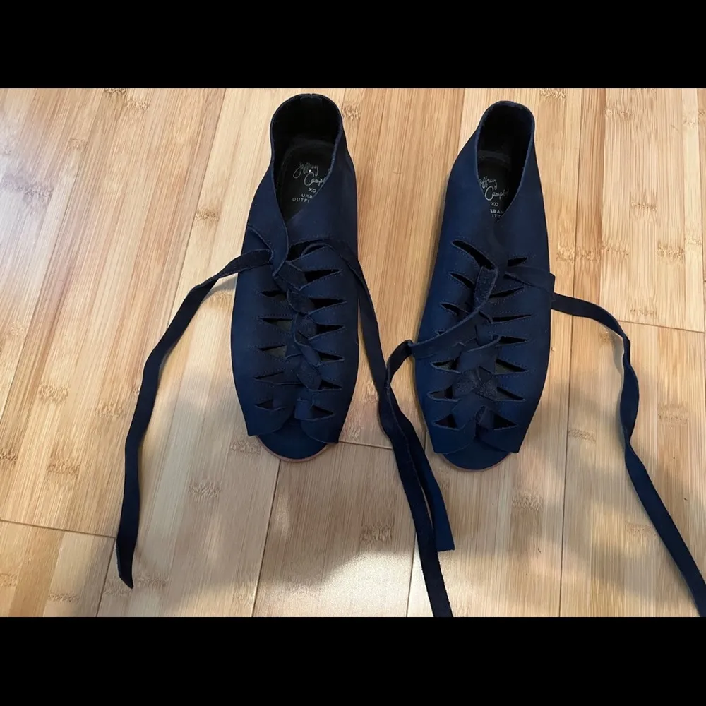 - Jeffrey Campbell XO Urban Outfitters : lace up shoes/sandals - Image 3