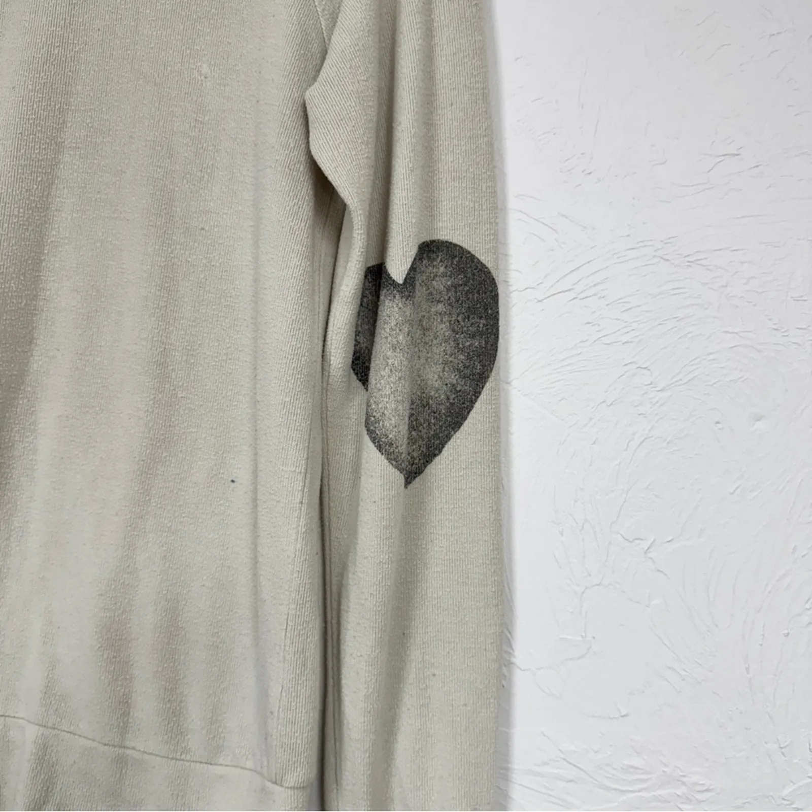 Chaser Grey Lips Lashes Print Sweatshirt Womens S Casual Cozy Heart Elbow Girly - Image 10