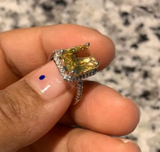 Beautiful Yellow Stone Australian Crystal Square Ring! - Image 4