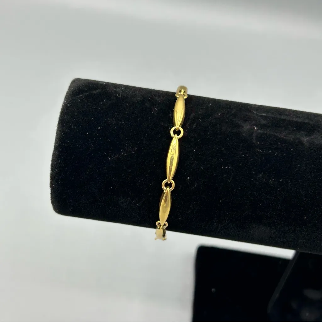 Vintage Gold Tone Link Bracelet | Minimalist Oval Chain | 7.25” Classic Jewelry - Image 6