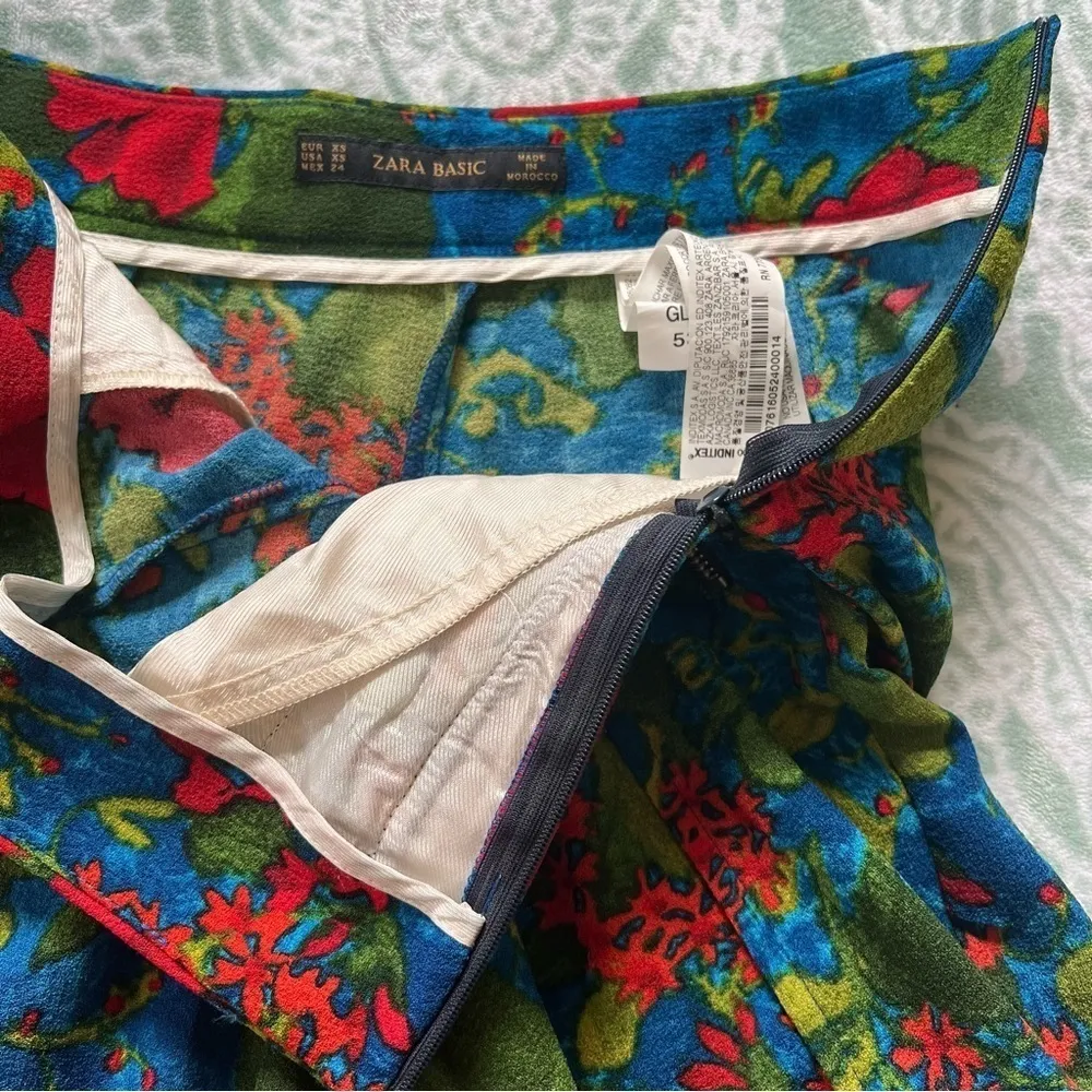 jacquard high waist floral zipper pocket shorts xs - Image 6