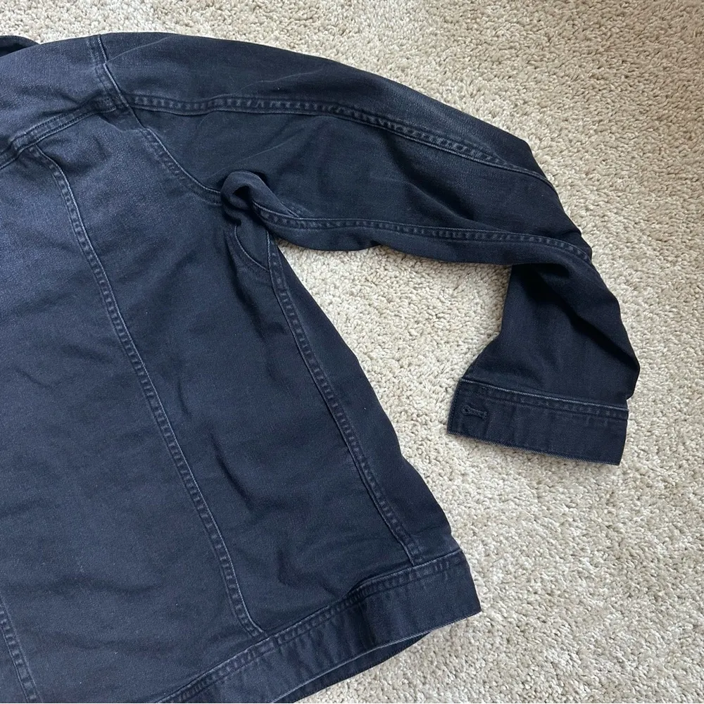 Duluth Trading Co Black Jean Jacket Timeless Design - Image 6