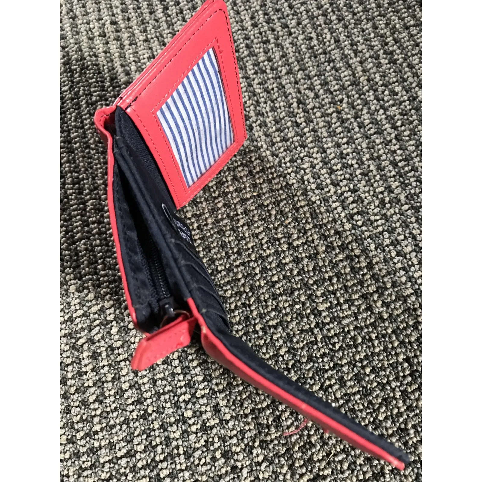 Nautica Trifold Wallet EUC - Image 3