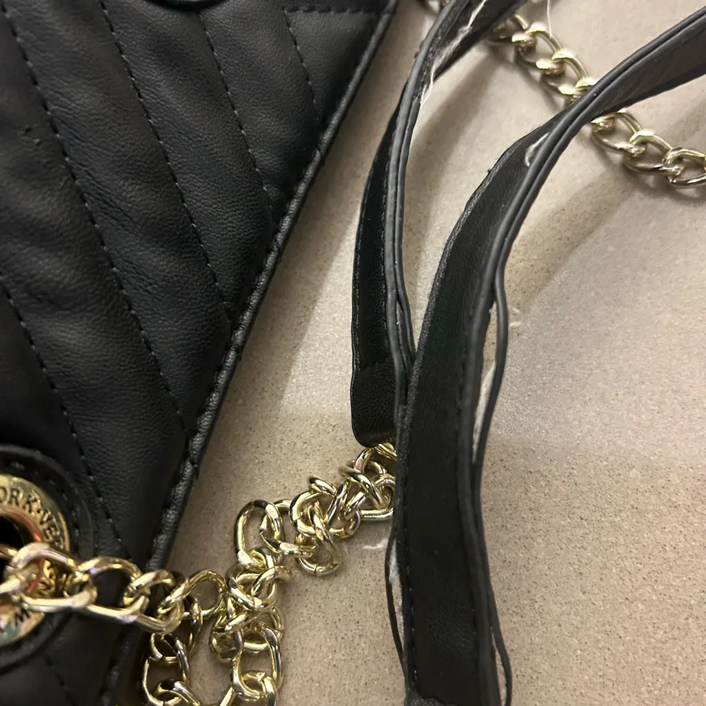 Bag Stylish Black Quilted Shoulder Bag with Chain Straps VERA New York Preowned - Image 3