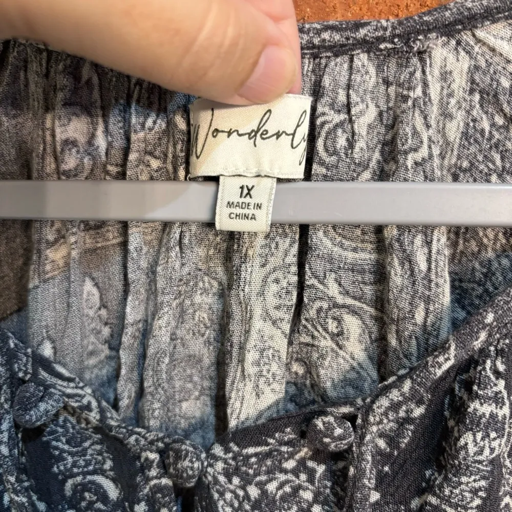 Wonderly womens round neck boho hippie peasant blouse black/white 1X - Image 2