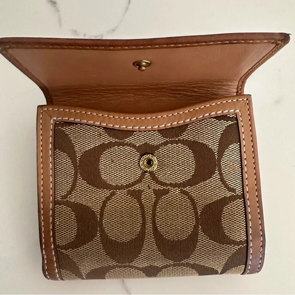 Vintage Coach Leatherware Trifold Wallet in Jacquard Fabric in Tan and Brown - Image 5