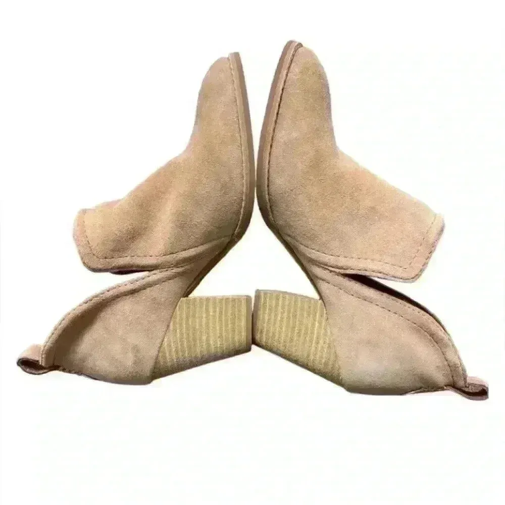 Jeffrey Campbell light pink/nude cutout suede ankle slip on boots. Sz 7‎ - Image 3