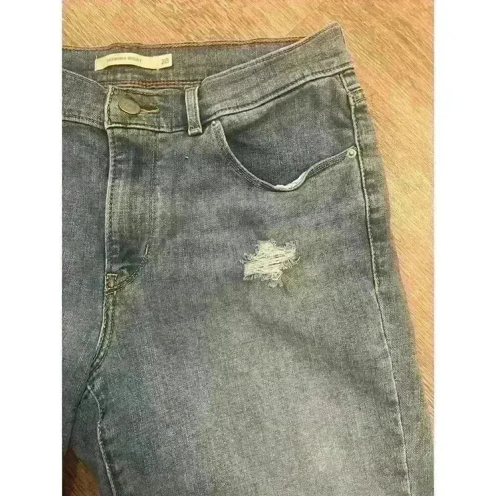 Levis Shorts Womens Size 28 Bermuda Mid Rise Stretch 12 Inch Inseam Denim - Image 2