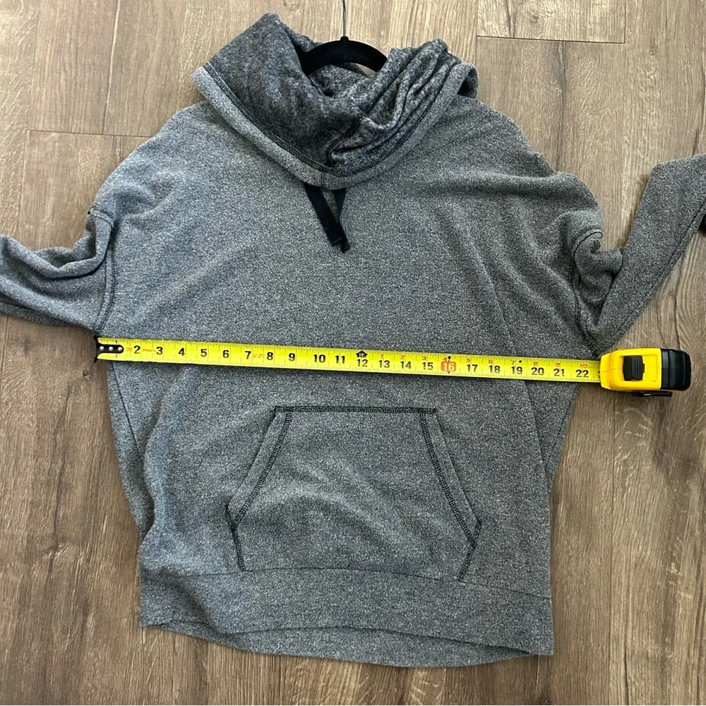 Kenzie Performance Heathered Grey Cowl Neck Oversized Sweater M - Image 9