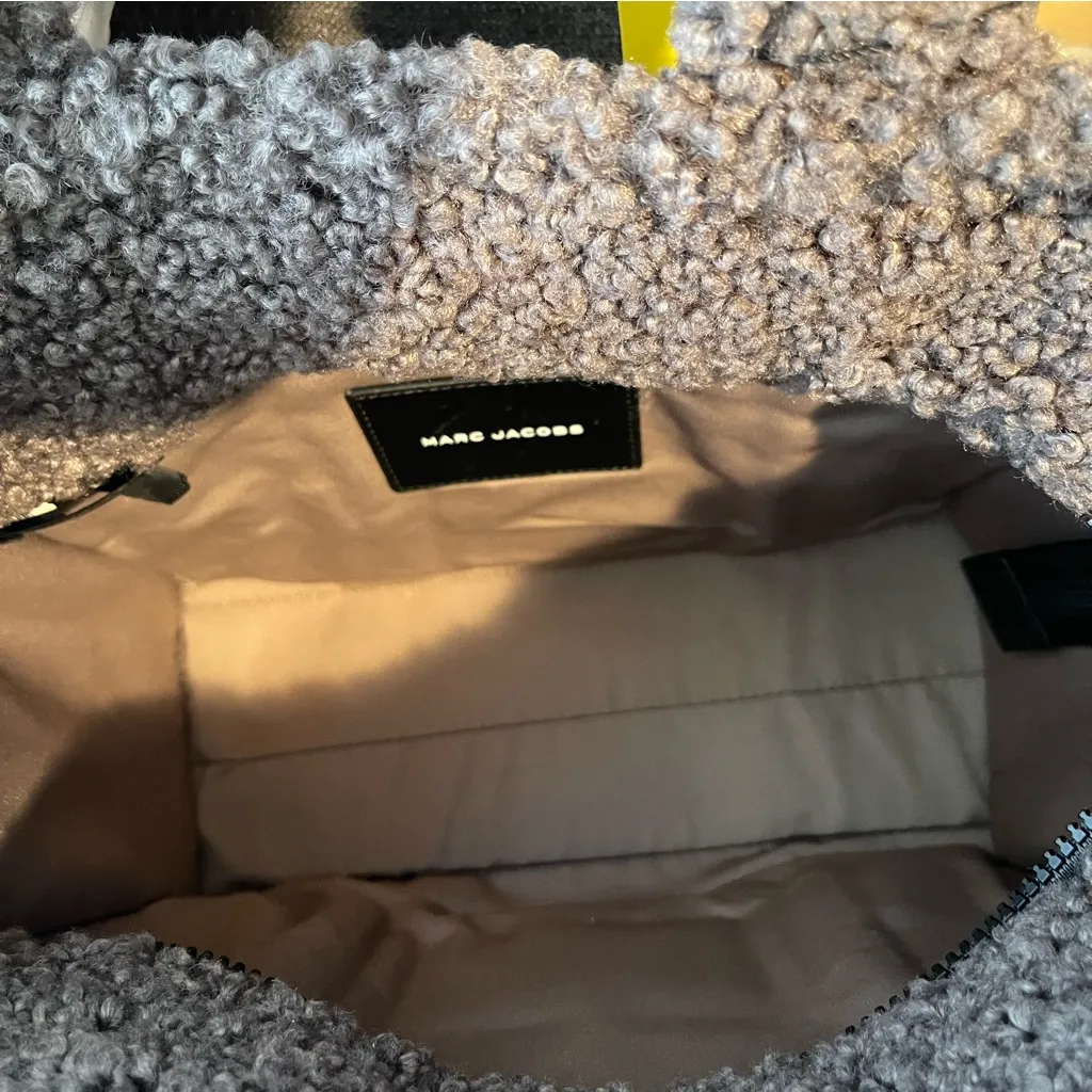 Marc Jacobs  The Teddy Medium Tote Bag in Grey - NWT - Image 5