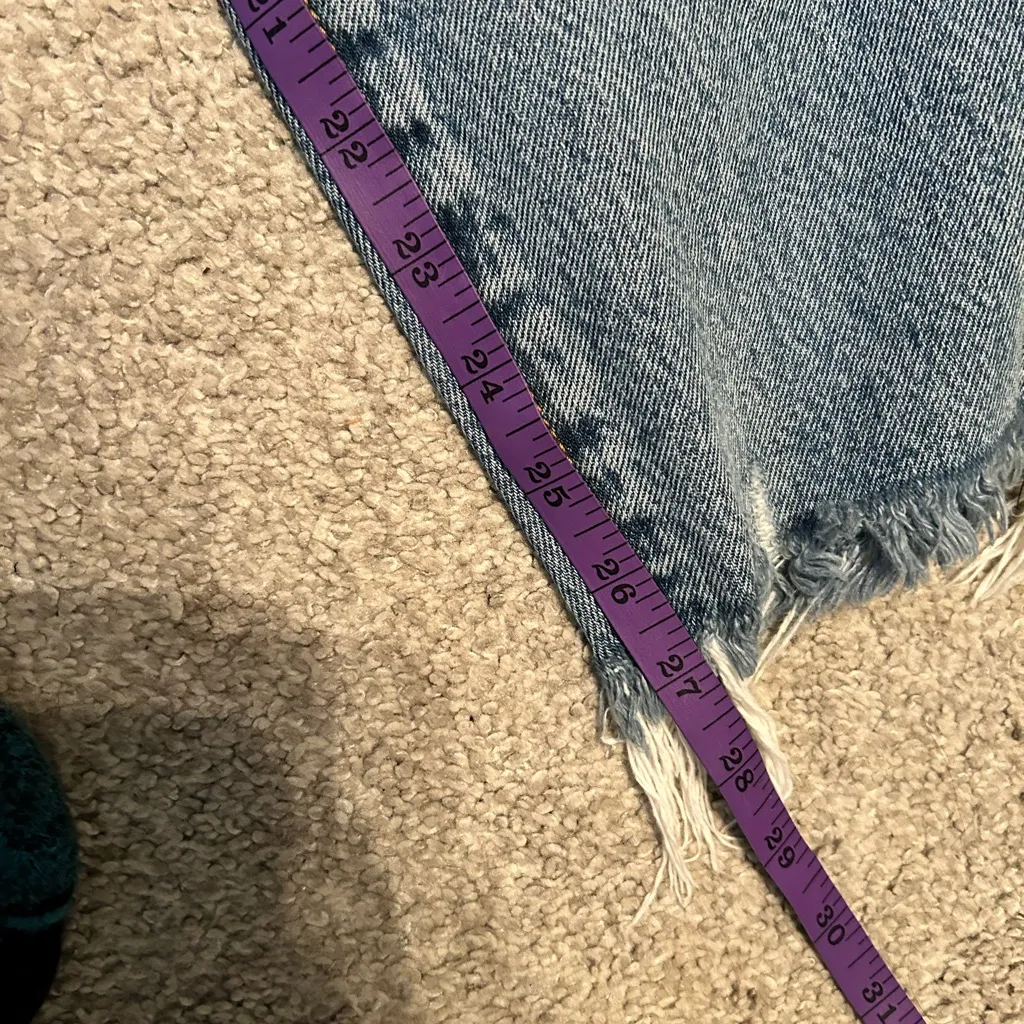 Levi’s wedgie size 27‎ skinny frayed hem button up fly medium wash - Image 5
