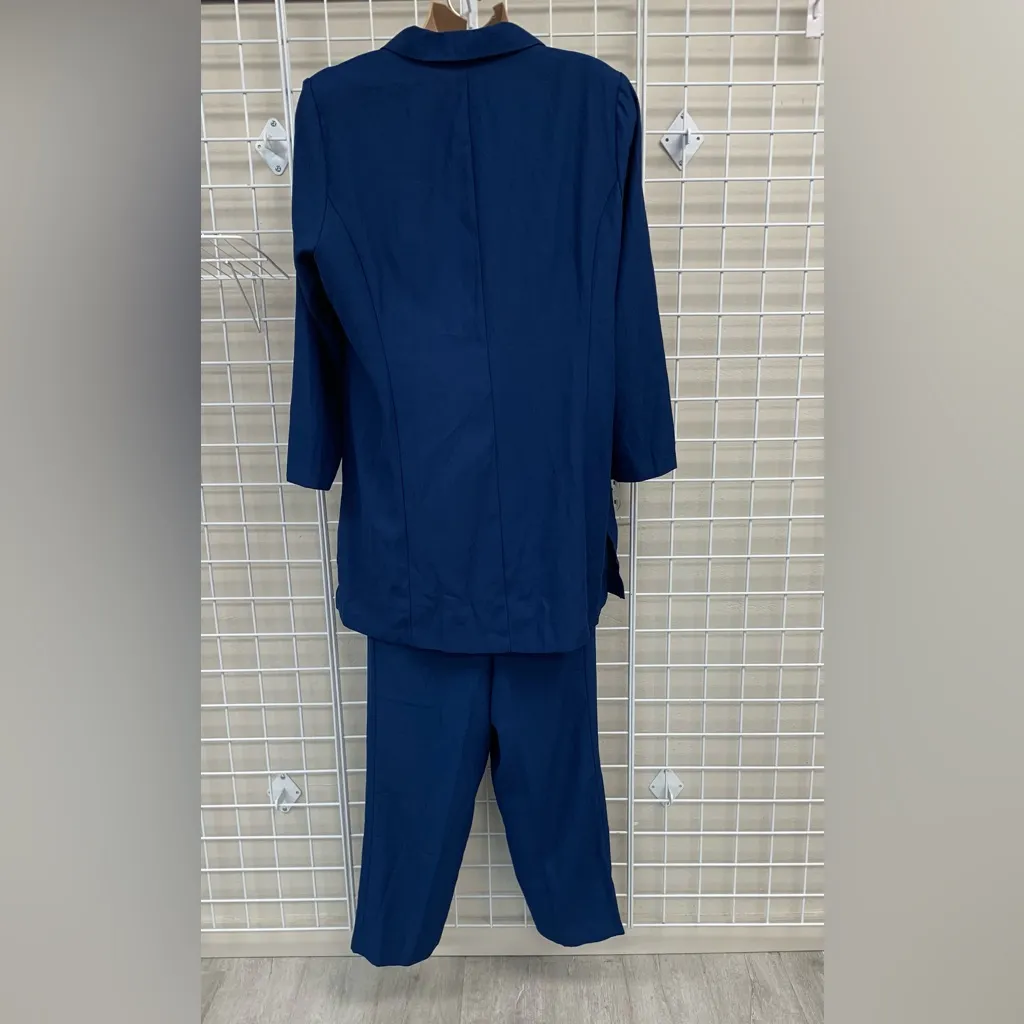 Chelsea Studio 2 piece pant suit. Size 24 Tall Blue - Image 2