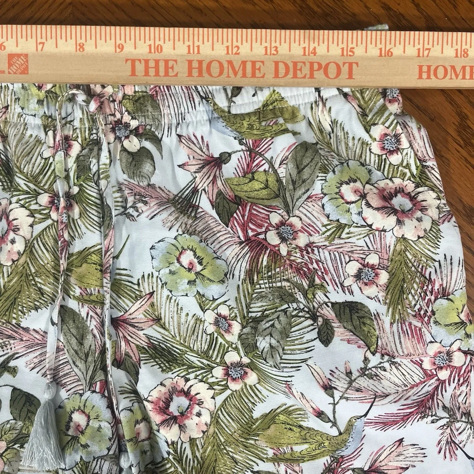 J Jill Floral Pull On Shorts Elastic Waist Size Medium Petite Island Beach Vaca - Image 3