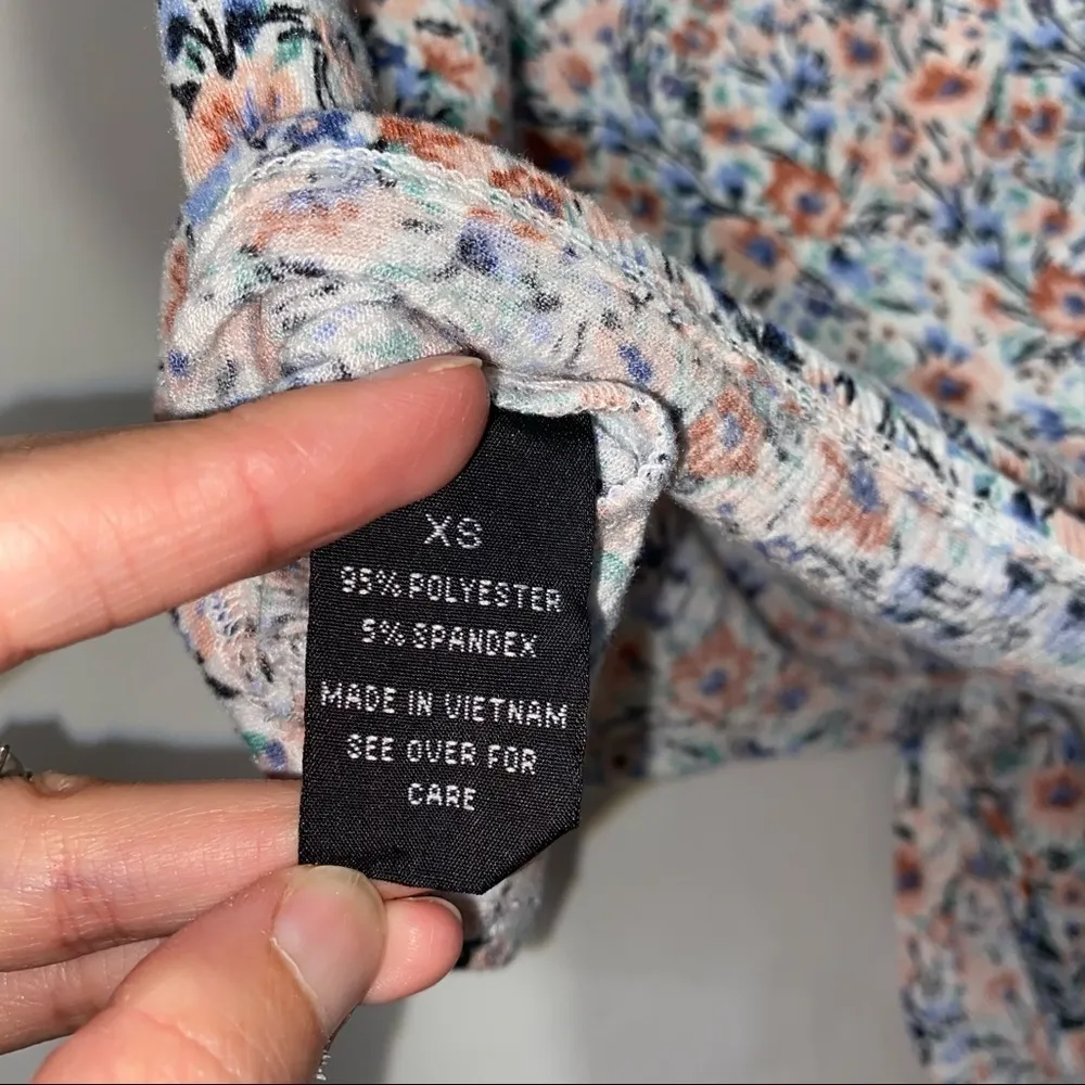 IZ Byer Floral Top Juniors XS - Image 6