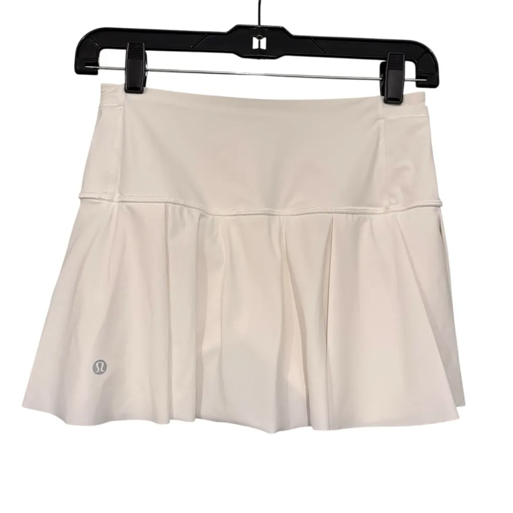 Lululemon Hit Your Stride Skirt White, Sz 2 - Image 2