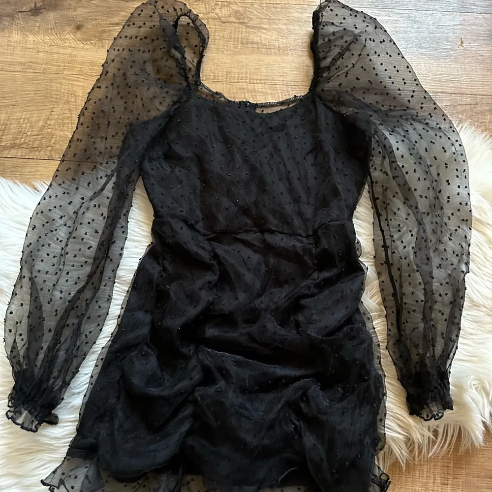 LUCY IN THE SKY Diamond Chiffon Ruffle Dress In Black - Image 7