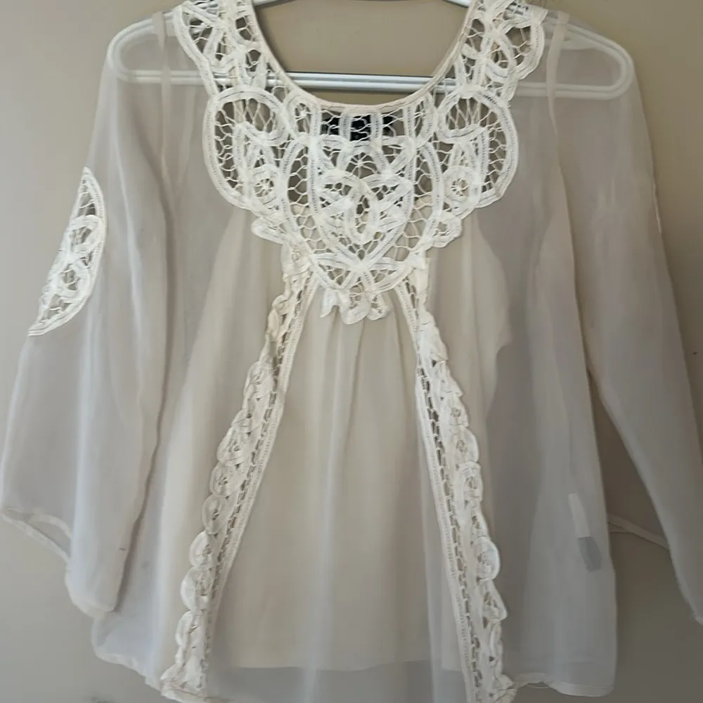 Lace top with tank lining - Image 2