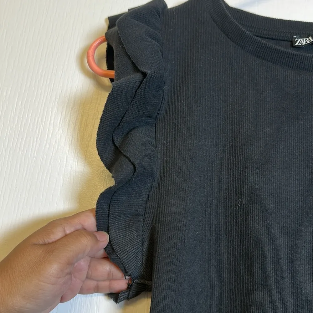 Zara Black Ruffle Cap Sleeve Top Size Large EUC #2551 - Image 2