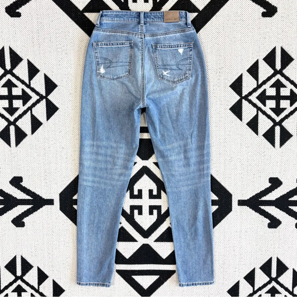 American Eagle Ripped Mom Jeans in Cool Classic Size 000 - Image 9