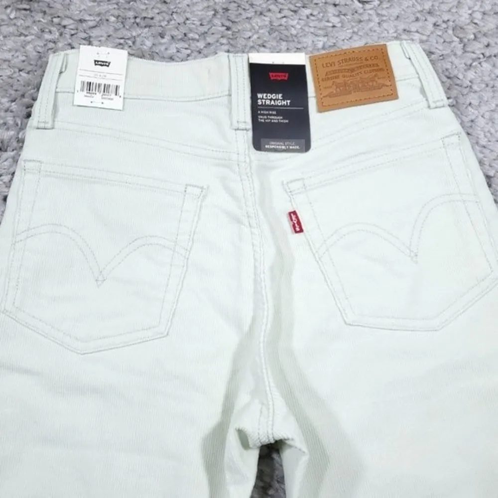 Levi’s Premium Wedgie Straight Corduroy Jeans Pants 25 x 28 Pastel Green Seafoam - Image 5