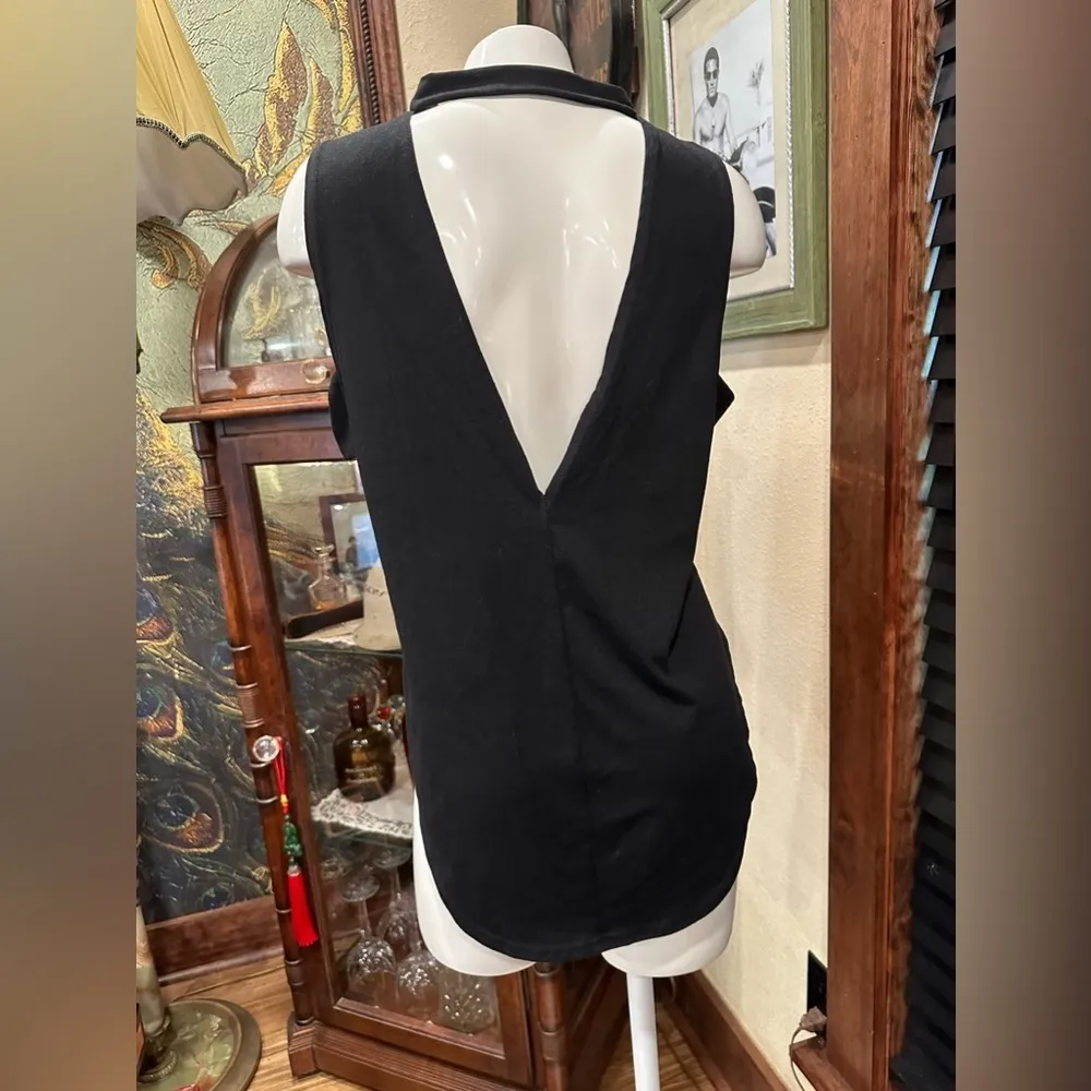 EUC AMAZON BLACK MOCK MUSCLE TANK TOP W SIDE OPENING OPEN DEED V BACK - Image 8