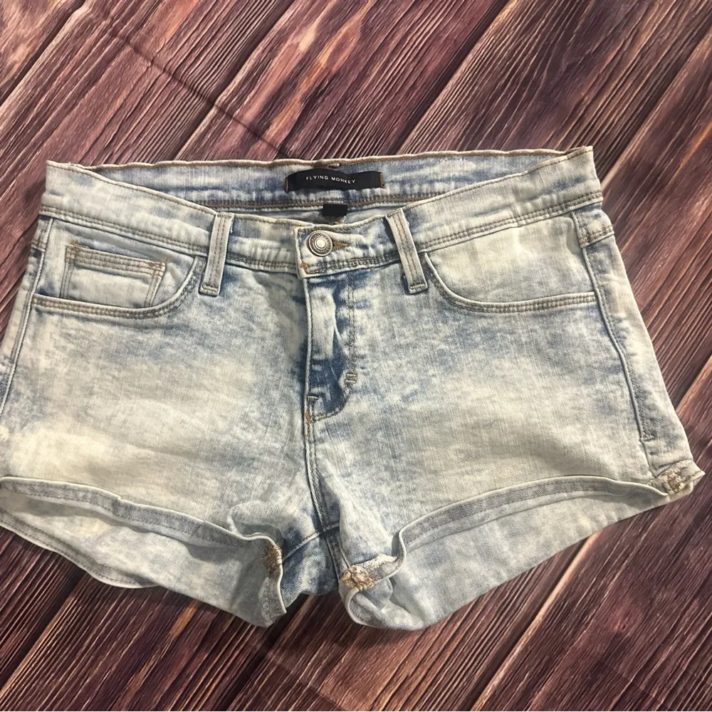 Flying Monkey Shortie Shorts Size Small ‎ Women's Light Blue Denim Shorts - Image 2