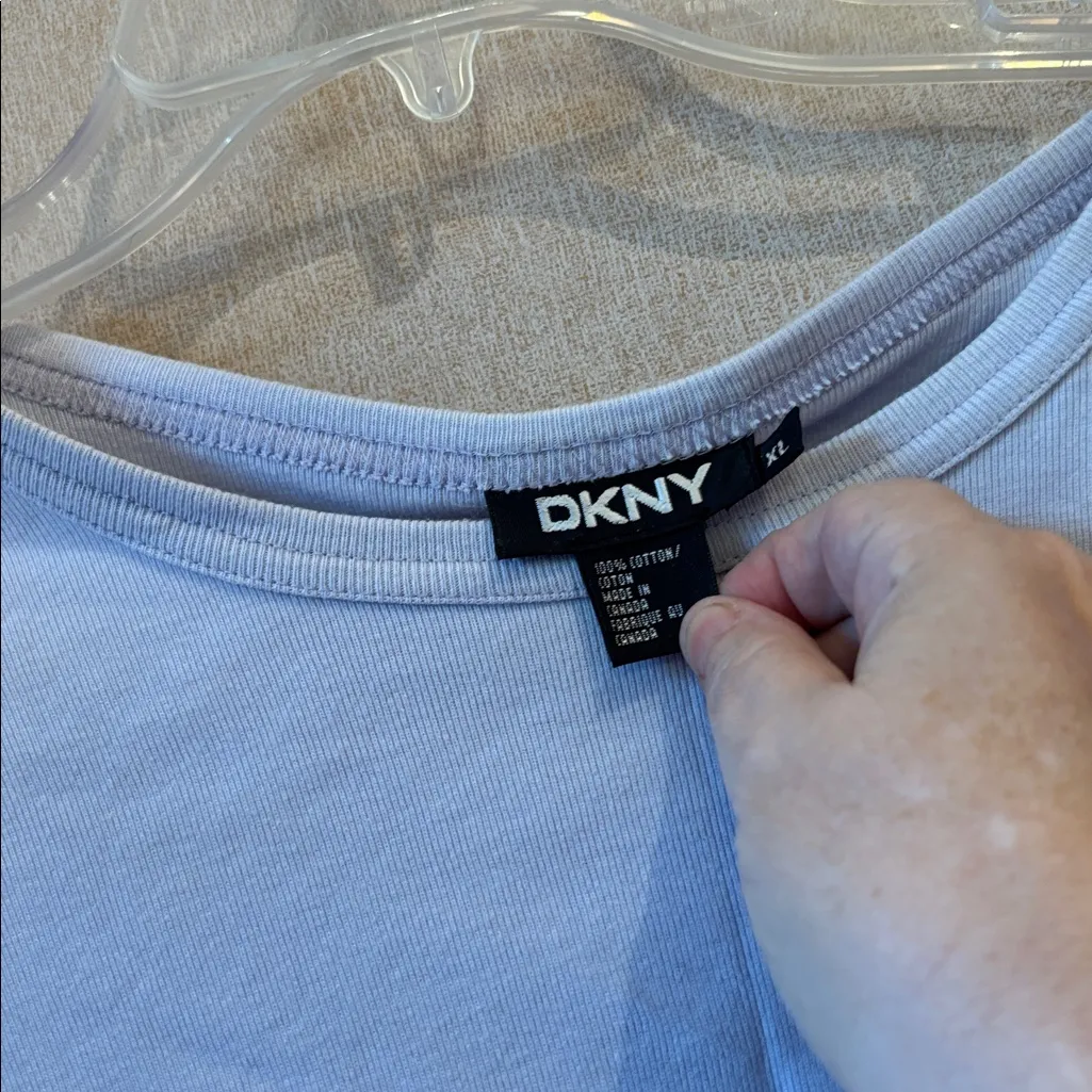 FINAL MARKDOWN DKNY classic Short Sleeve Tee xl - Image 3