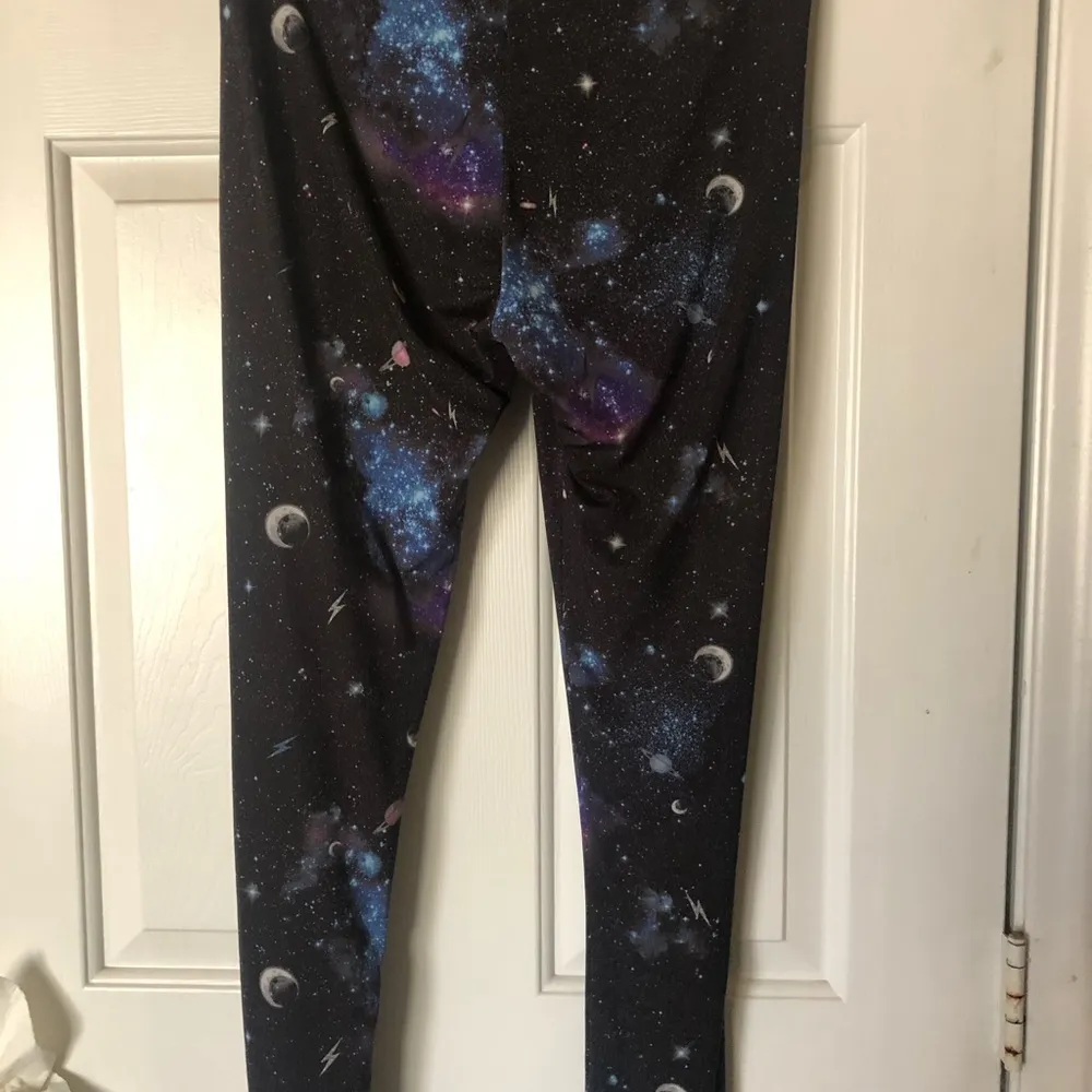 H&M Divided Galaxy Leggings M - Image 2